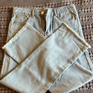 Classic Light Blue Wide Leg Fringed Jeans w/Ripped Knees Size Medium